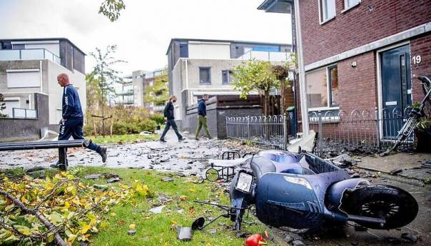 Pola miliona kuća u Francuskoj ostalo bez struje
