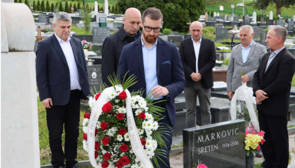 Polaganjem cvijeća i odavanjem počasti započele aktivnosti u okviru Dana KS