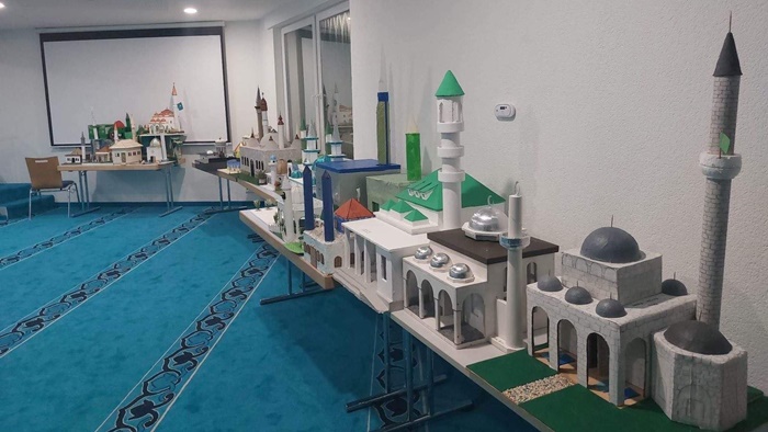Polaznici mekteba u Njemačkoj pravili makete džamija