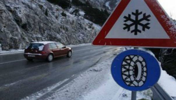 Poledica u planinskim predjelima i na mostovima, učestali odroni