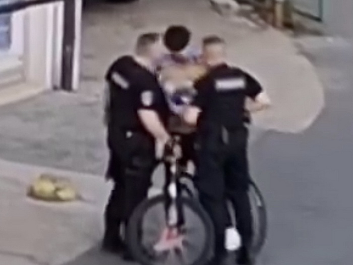 Policajac ošamario maloljetnika u Tuzli, otvorena interna istraga