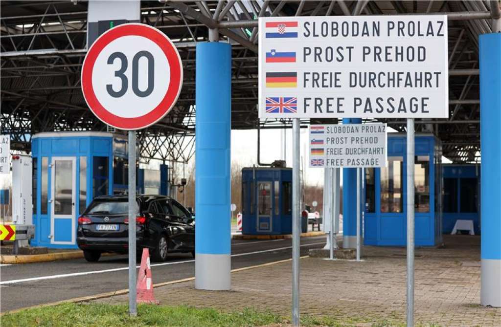 Policajac preko granice puštao strane radnike bez dozvole