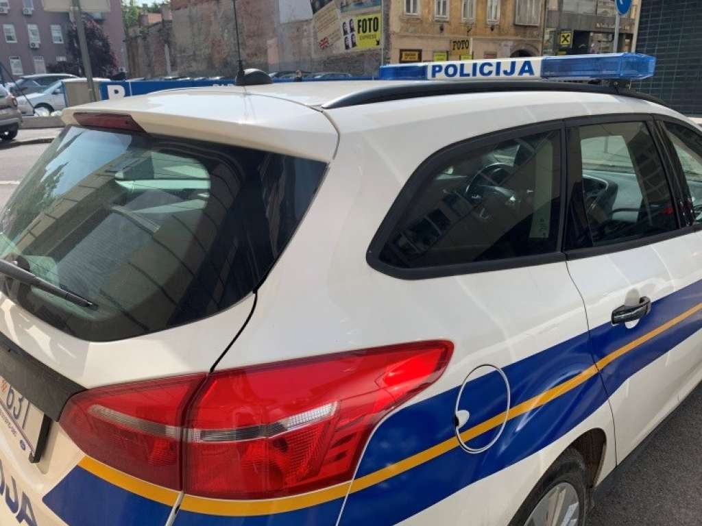 Policajac u Istri u smjenama seksualno uznemiravao dvije kolegice