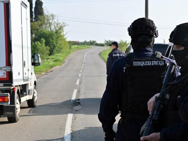 Policajci udaljeni sa posla nakon privođenja mladića u Srbiji
