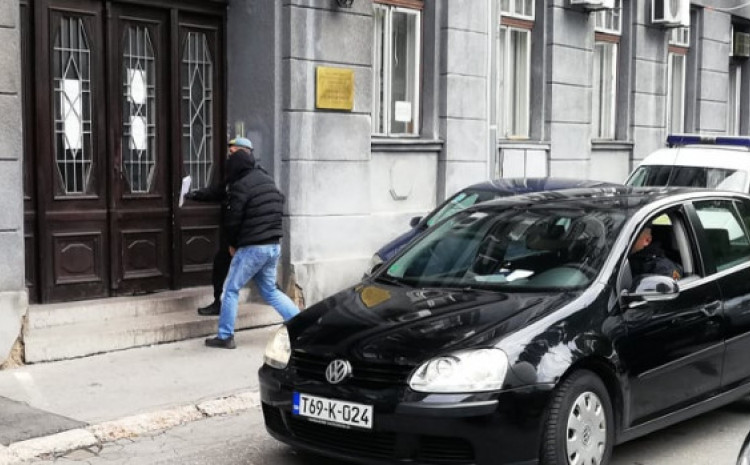 Policajcima uhapšenim u akciji "Kontakt" određen pritvor
