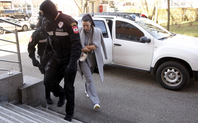 Policajka priznala da je uzela mito od 20.000 KM i pristala na godinu zatvora