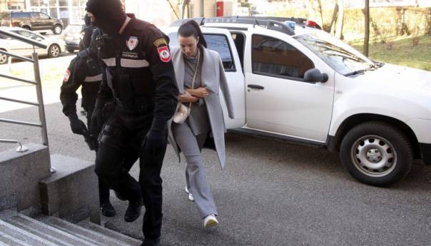 Policajka priznala da je uzela mito od 20.000 KM i pristala na godinu zatvora