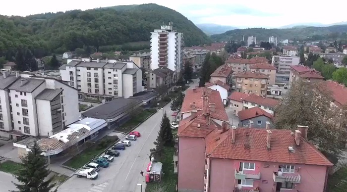 Policija blokira soliter u N.Travniku, svi radnici BNT-a u izolaciju