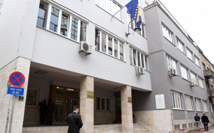 Dojava o postavljenoj bombi i u zgradi CIK-a