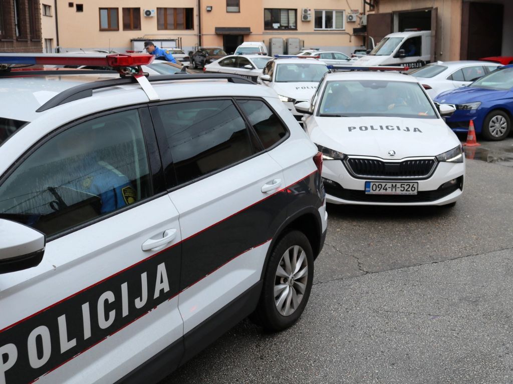 Policija i UIO BiH zaplijenili velike količine neobilježene robe