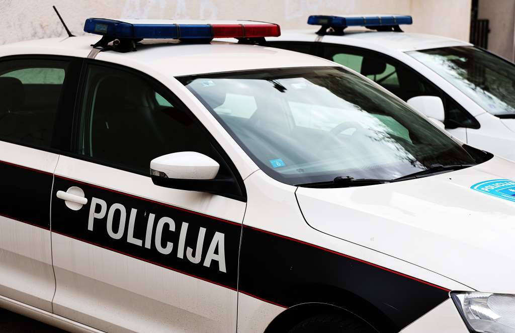 Policija izuzima dokumentaciju iz Ministarstva finansija KS