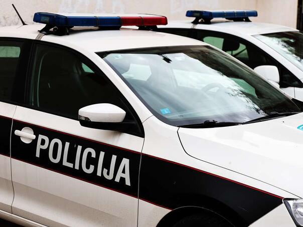 Policija izuzima dokumentaciju iz Ministarstva finansija KS