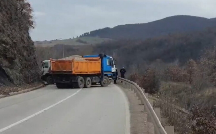 Policija Kosova: Nije tačno da nismo davali lijekove Pantiću, granični prelazi i dalje zatvoreni