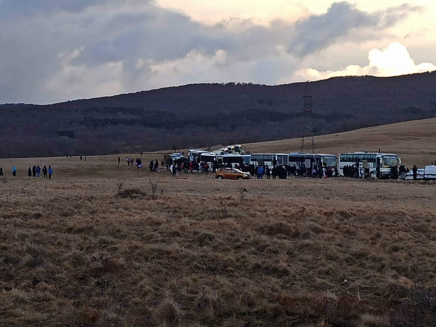 Policija migrante vraća u kamp Lipa