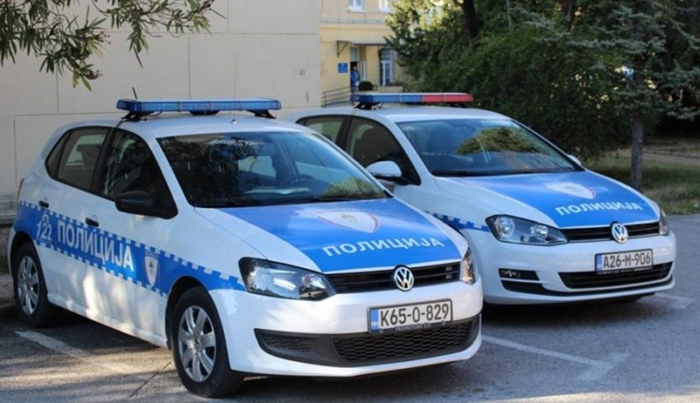 Policija na Palama kaznila Sarajliju zbog fotografije sa zastavom Armije BiH