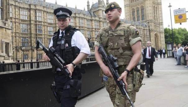 Policija: Napad nožem u Readingu teroristički slučaj