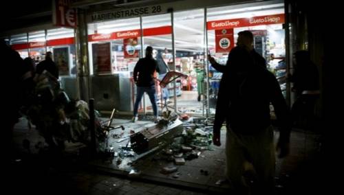 Policija objavila da neredi u Stuttgartu nemaju političku pozadinu