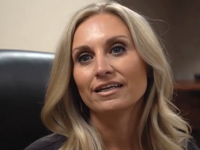 Policija objavila fotografiju bivše gradonačelnice koja je na zabavi silovala 16-godišnjaka