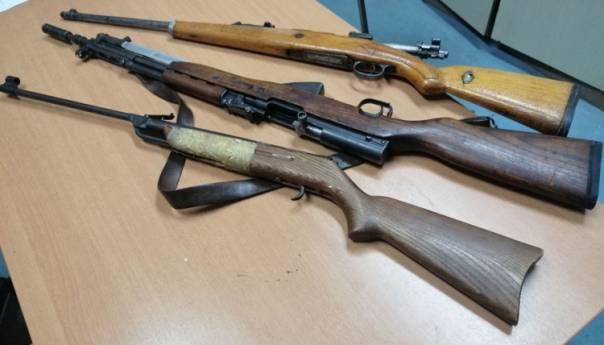 Policija oduzela puške i municiju u Srebrenici
