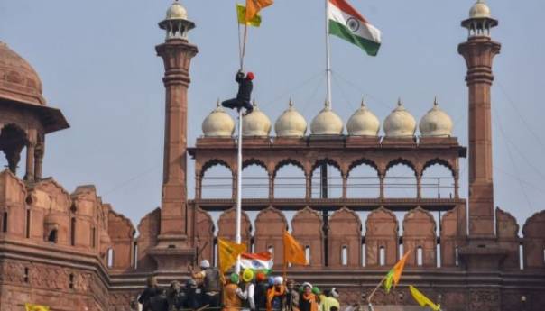 Policija osigurava Crvenu tvrđavu, poljoprivrednici najavljuju nastavak protesta