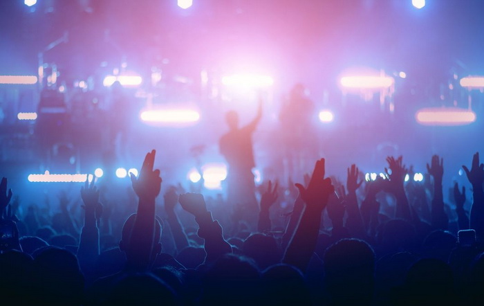 Policija prekinula koncert sa 800 ljudi u Hamburgu