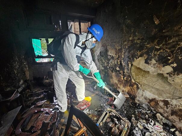 Policija pretražuje vatrom opustošene stanove u Hong Kongu