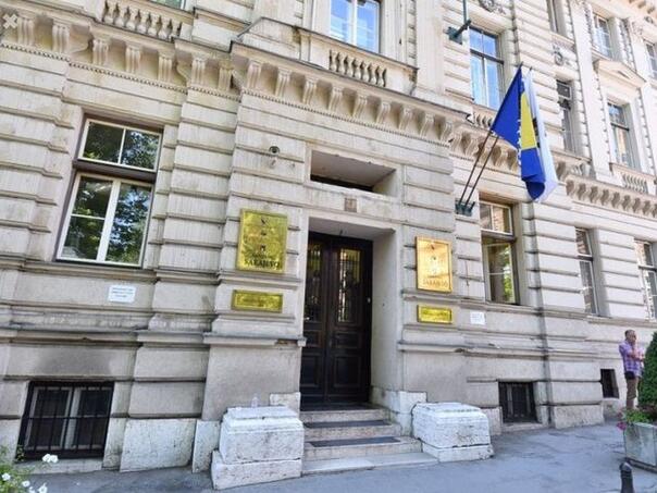 Policija pretresa Vladu KS: Glavna osumnjičena ministrica Enda Pavić Pečenković