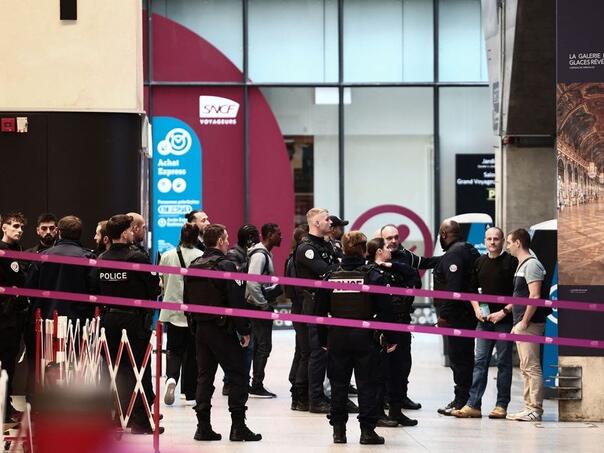 Policija ranila muškarca s nožem na pariškoj stanici Monparnas
