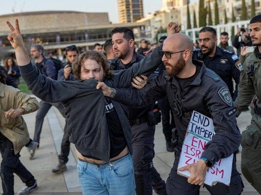 Policija rastjerala antiratne demonstrante u Tel Avivu