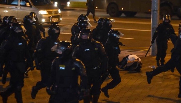 Policija silom rastjerala demonstrante u Bjelorusiji, desetine povrijeđenih