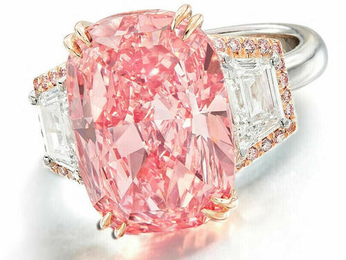 Policija u Dubaiju pronašla ukradeni dijamant vrijedan milione uz pomoć vještačke inteligencije