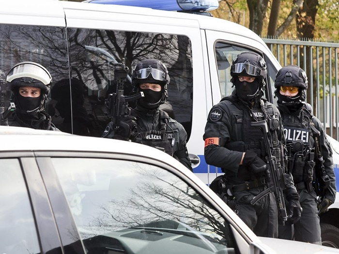 Policija u Njemačkoj privela četiri dječaka, dvojica umiješana u školski oružani incident