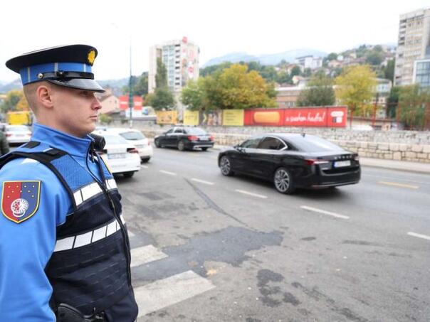 Policija u Sarajevu u jednom danu izrekla 1.858 kazni