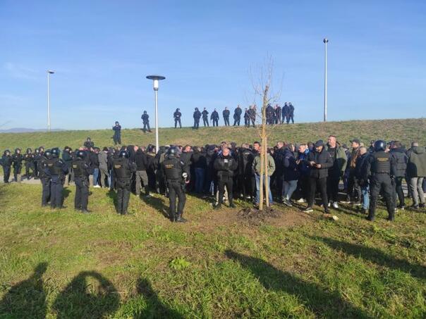 Policija u Zagrebu spriječila veliku tučnjavu navijača Dinama i Hajduka