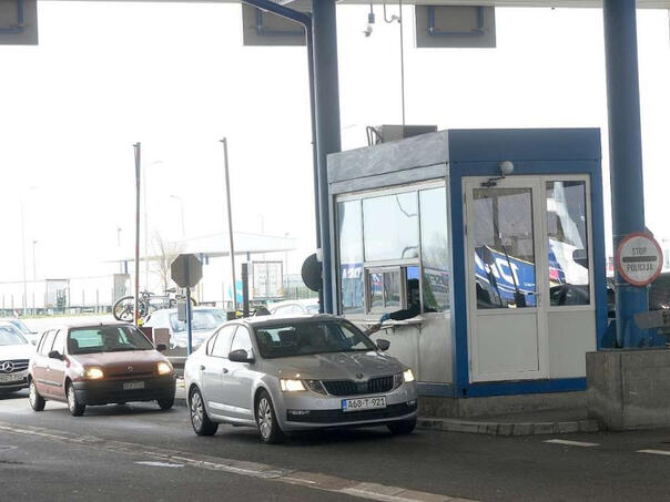 Policija uoči izbora u Nikšiću zaplijenila oko 40.000 eura na granici sa Srbijom