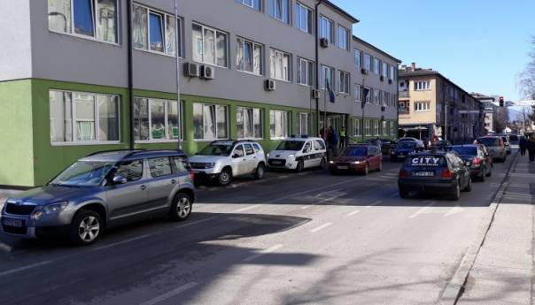 Policija USK asistira u provjeri svih osoba s izdatim rješenjima o samoizolaciji