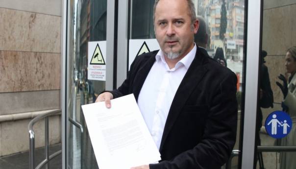 Policija zabranila građanima mirno okupljanje ispred NSRS