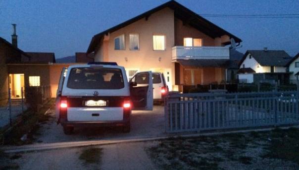 Policija zaplijenila veću količinu oružja, kanabis i kokain