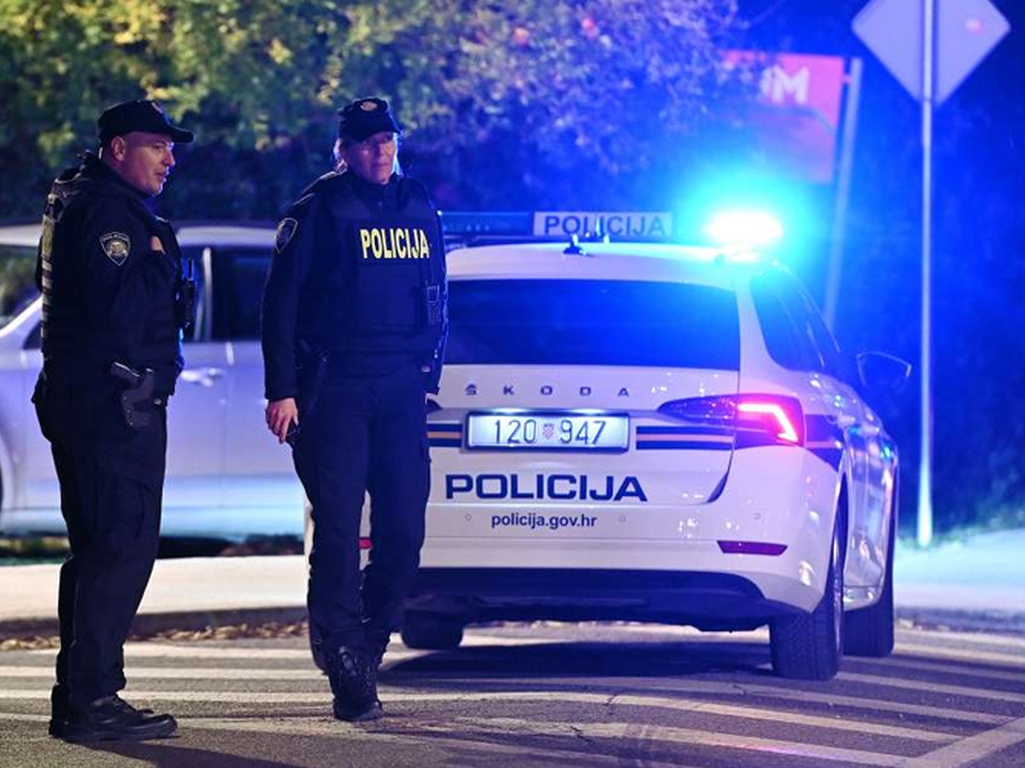 Policija zaustavila pijanog muškarca sa bombom u automobilu