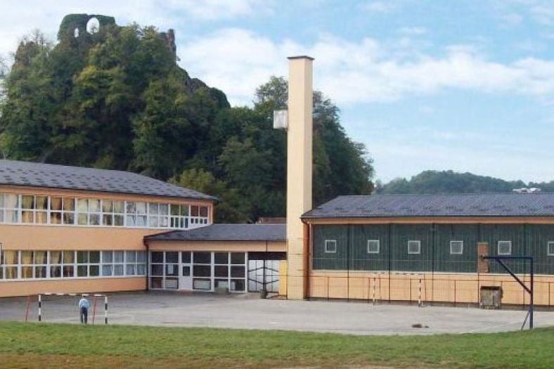 Policija zbog prijetnji pretresa škole u Velikoj Kladuši