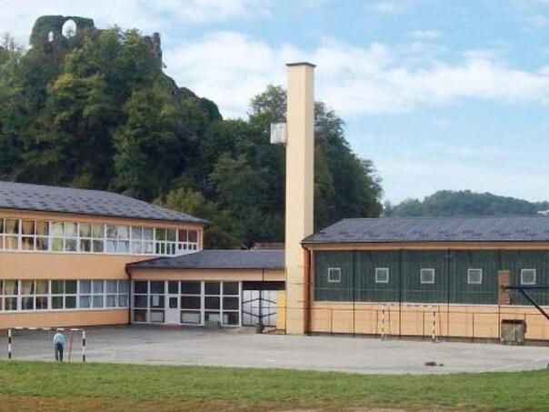 Policija zbog prijetnji pretresa škole u Velikoj Kladuši