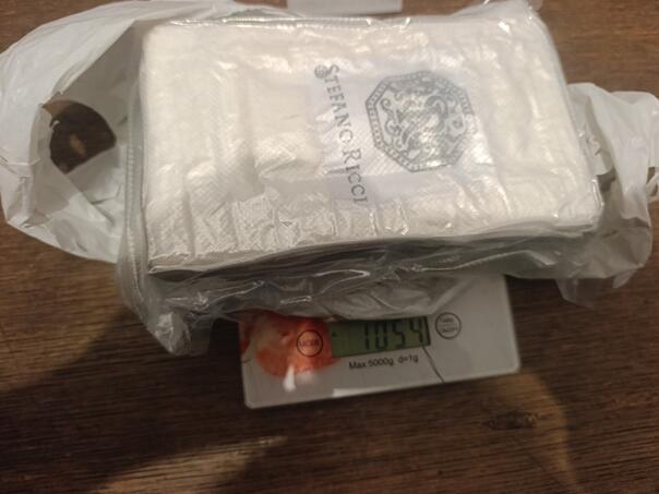 Policijska akcija u Zvorniku: Pronađen kilogram kokaina i oružje, uhapšena jedna osoba