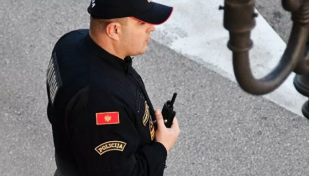 Policijski pretresi uoči sutrašnjih izbora: Nađeni birački spiskovi, kopije ličnih karata...