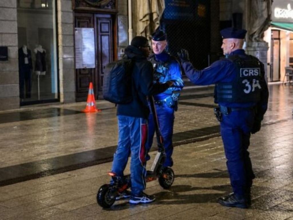 Policijski sat u Francuskoj trajat će "koliko god bude potrebno"