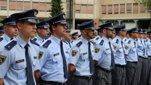 Policijski sindikat najavio štrajk, ministar zaprijetio