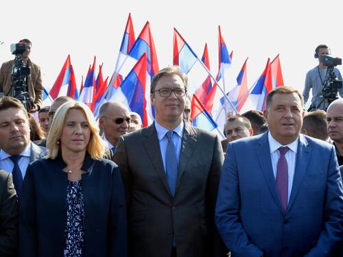 Politička svita iz RS s Vučićem na vježbi Vojske Srbije