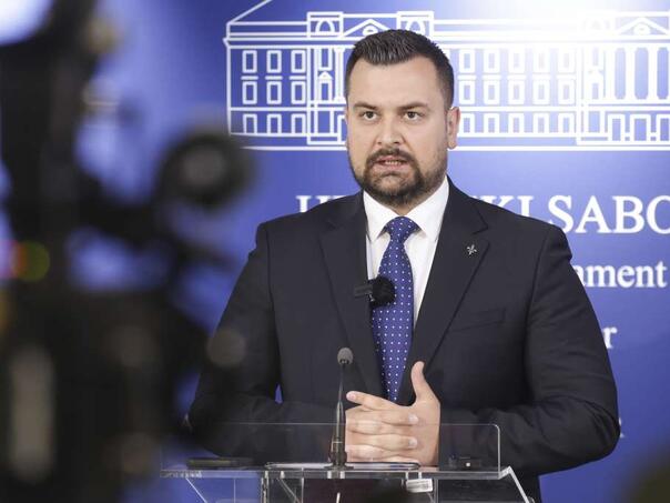 Politički sukob u Hrvatskoj zbog Hodžića: Sabor otvorio i pitanje njegovog oca