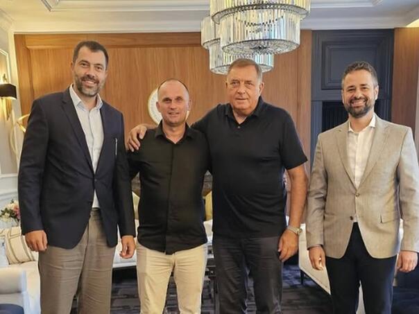 Politički transfer pred izbore: SNSD "doveo" načelnika općine u RS-u