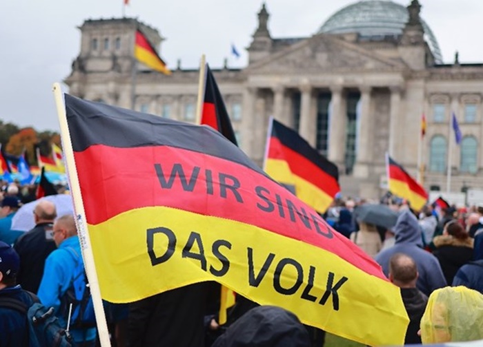 Politico: Ljevica i centar svake godine dižu paniku uoči uspona radikalista, ovaj put su u pravu?