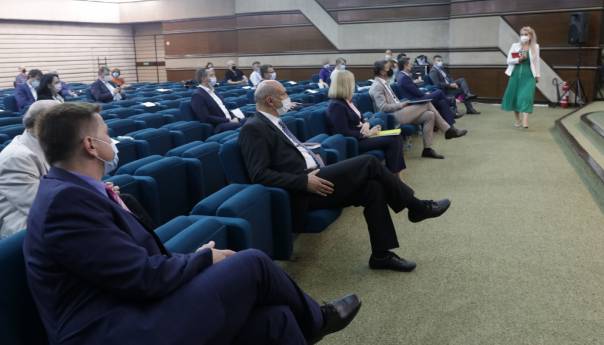 Politika i struka na sastanku u Vladi FBiH o daljim mjerama i vakcinaciji
